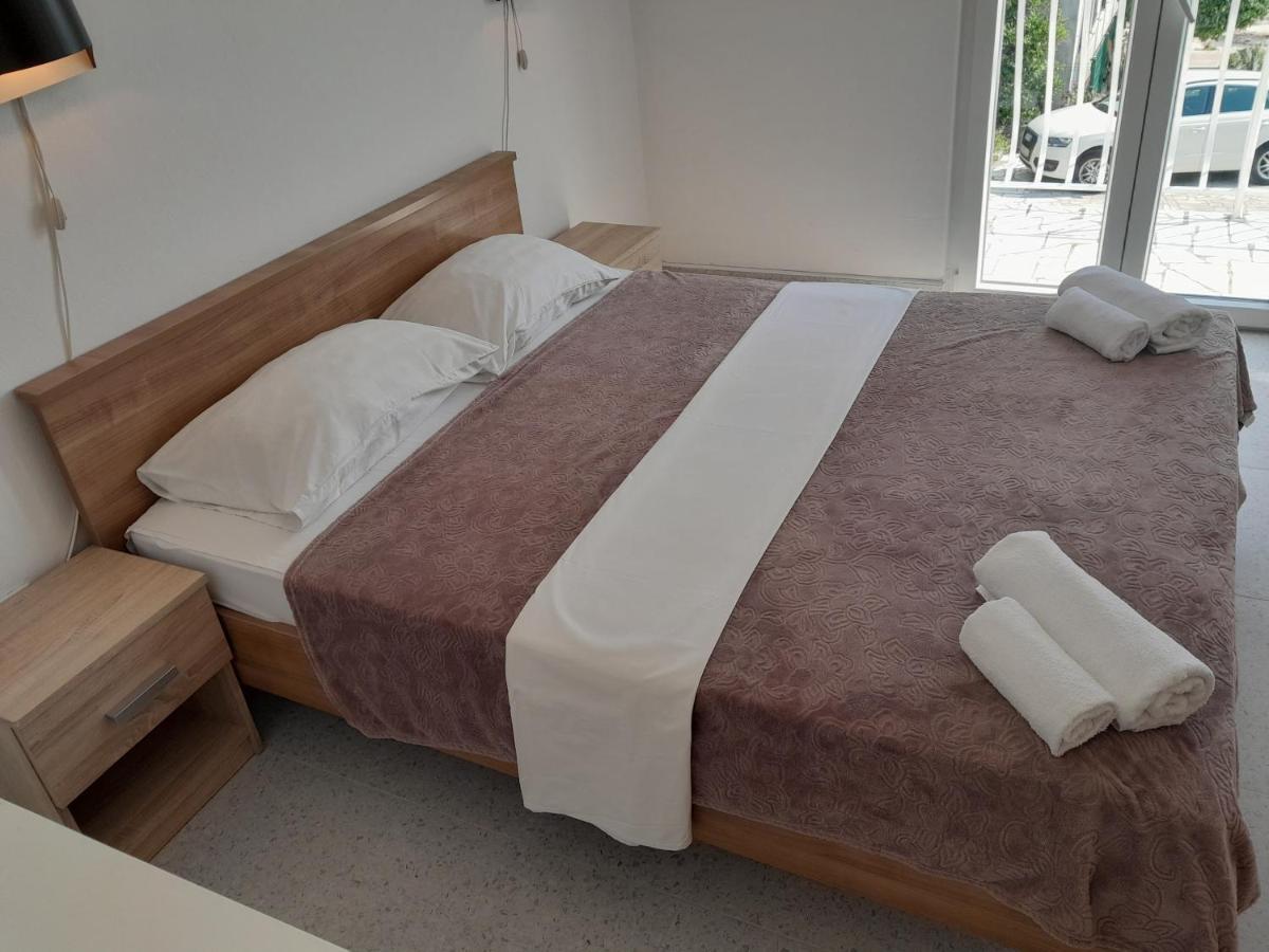 Apartmani Urlic Сресер Экстерьер фото