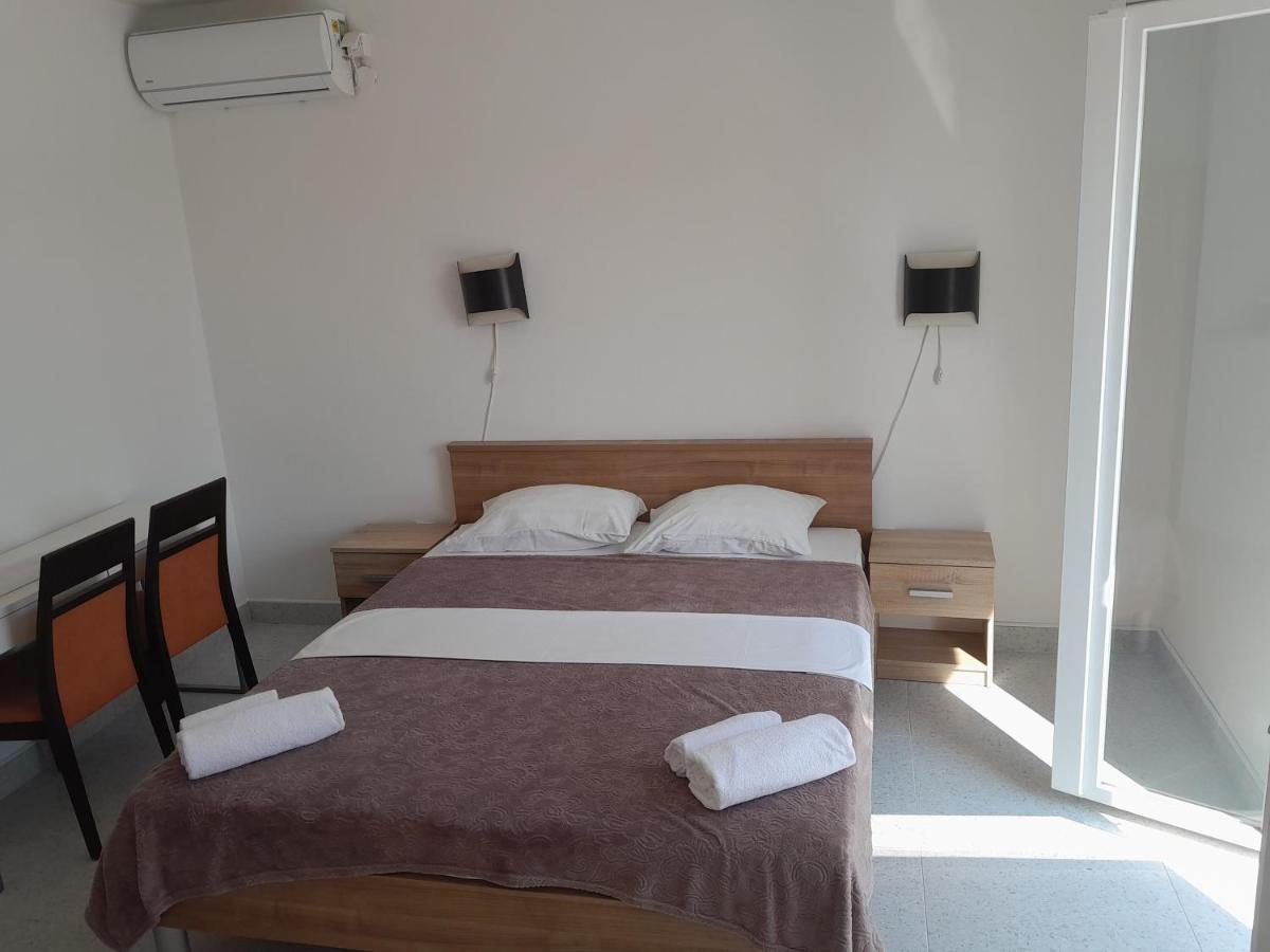 Apartmani Urlic Сресер Экстерьер фото