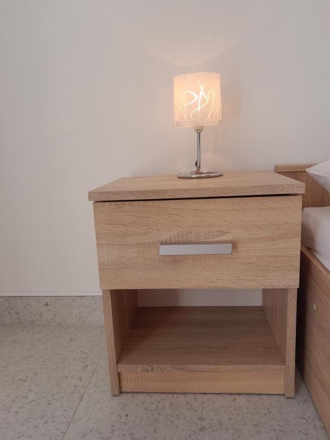 Apartmani Urlic Сресер Экстерьер фото