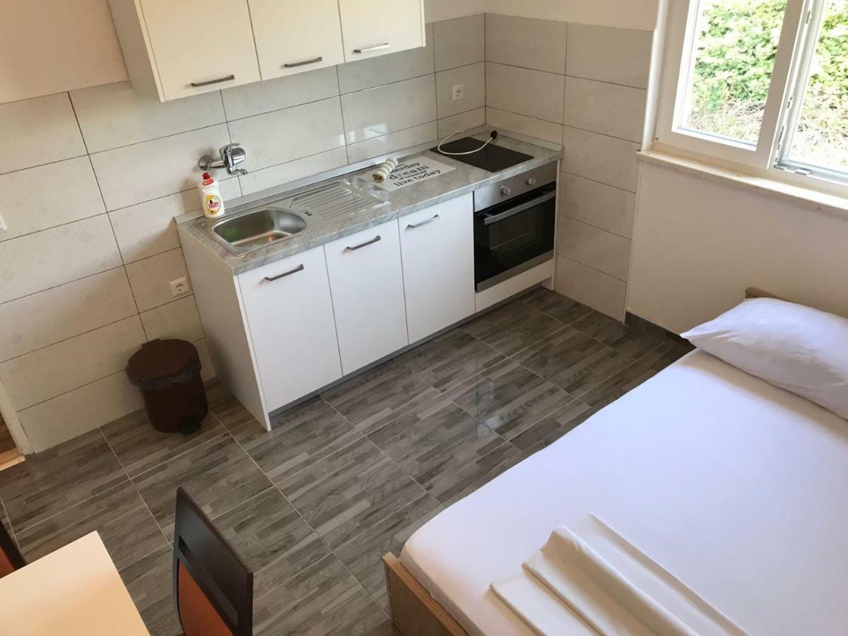 Apartmani Urlic Сресер Экстерьер фото